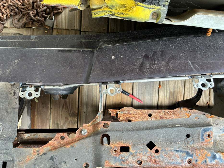 Monte Carlo Front Hood Dzus Kit